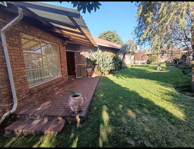 4 BEDROOM HOUSE FOR SALE IN PRIMROSE EAST